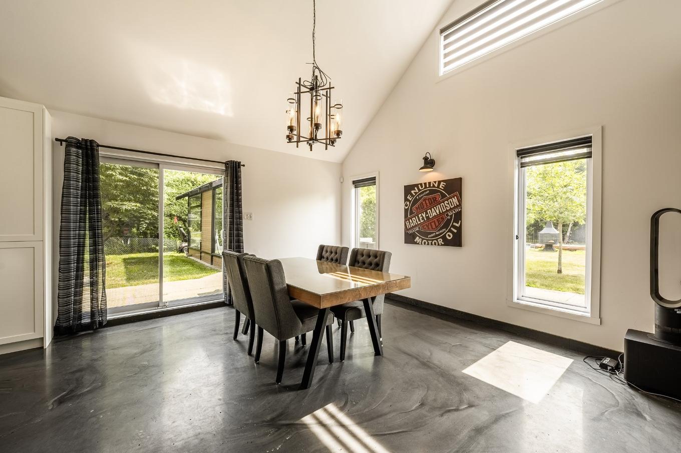 Dining room - 470 Rue Arthur-Priem, Saint-Roch-De-Richelieu, QC - Indoor Photo Showing Dining Room
