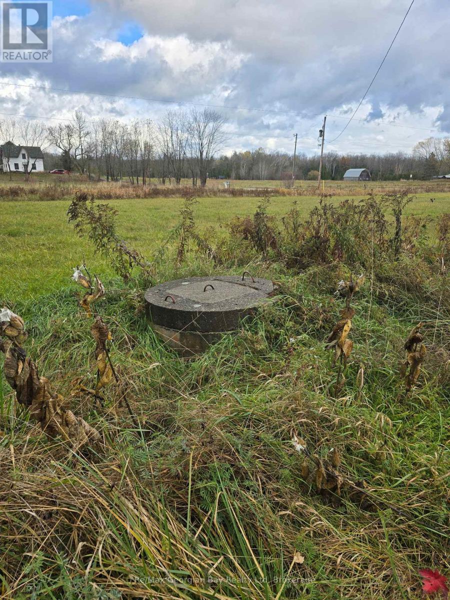 Dug well - 1666 Balkwill Line, Severn (Coldwater), ON