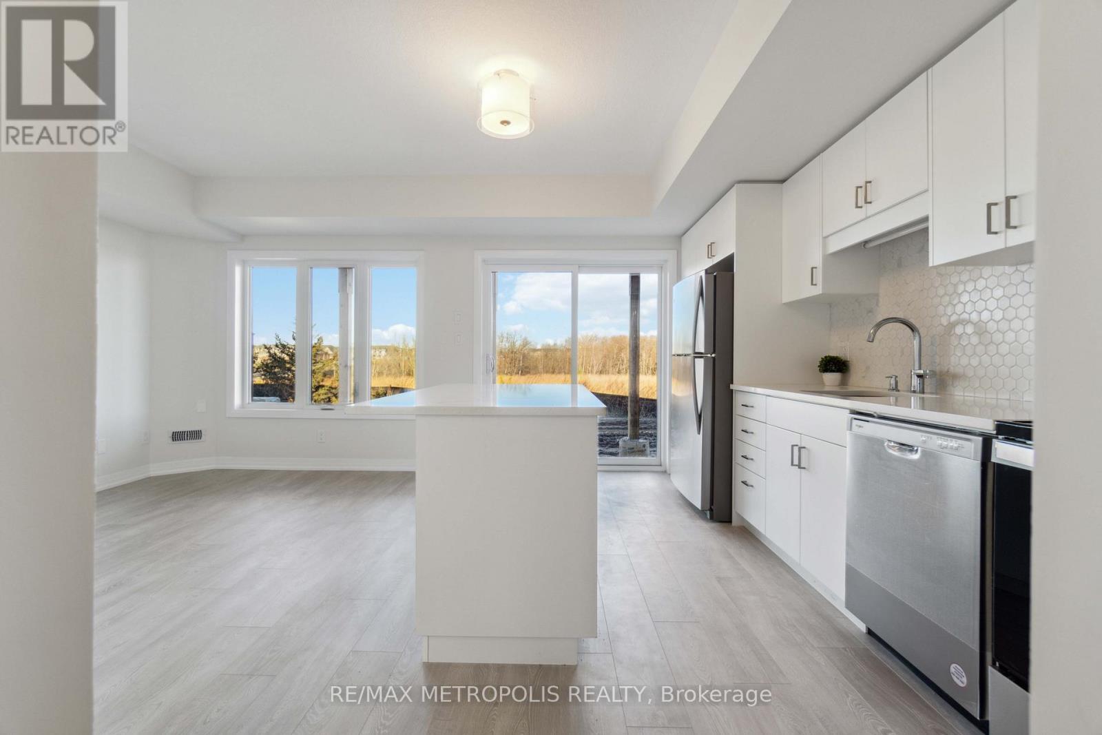 27 - 15 Stauffer Woods Trail, Kitchener, ON - Indoor Photo Showing Kitchen