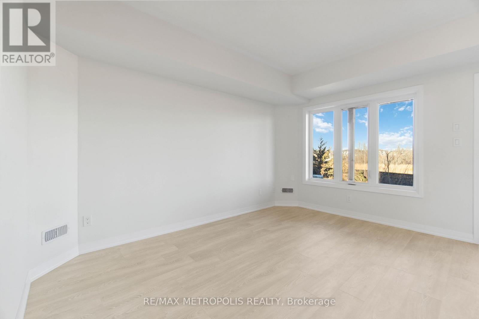 27 - 15 Stauffer Woods Trail, Kitchener, ON - Indoor Photo Showing Other Room