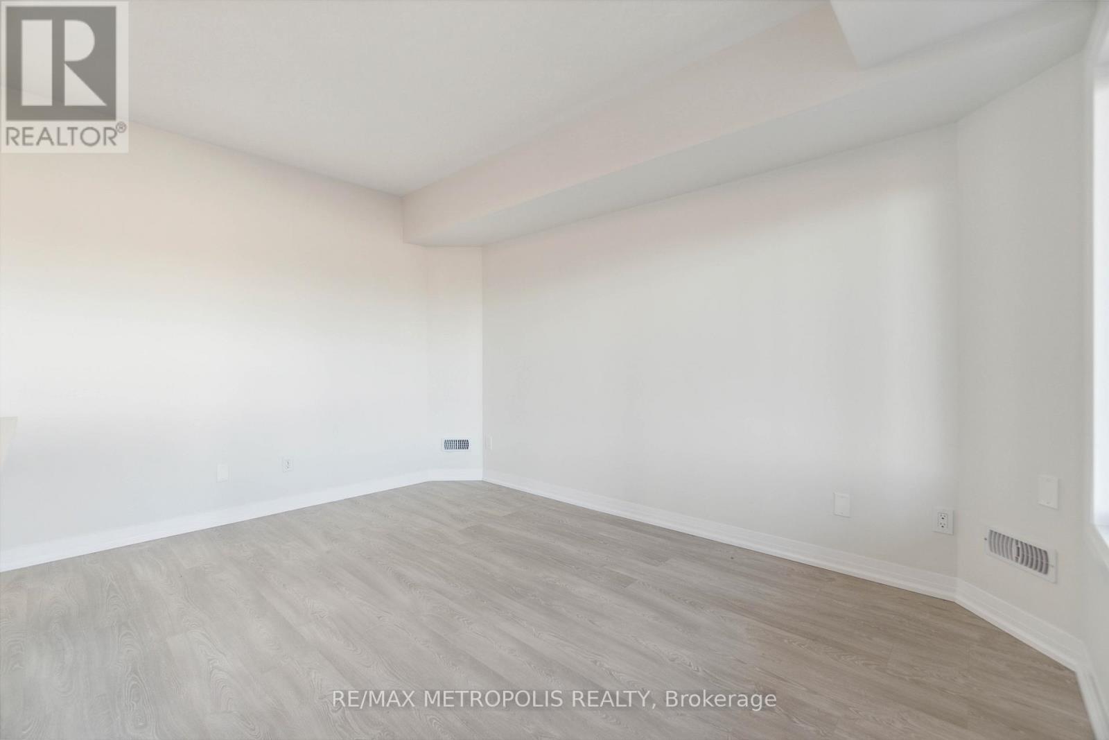 27 - 15 Stauffer Woods Trail, Kitchener, ON - Indoor Photo Showing Other Room