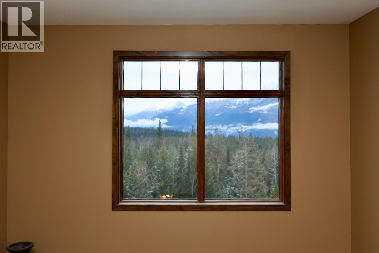 1549 Kicking Horse Trail Unit# 415 (A&B), Golden, BC - Indoor Photo Showing Other Room