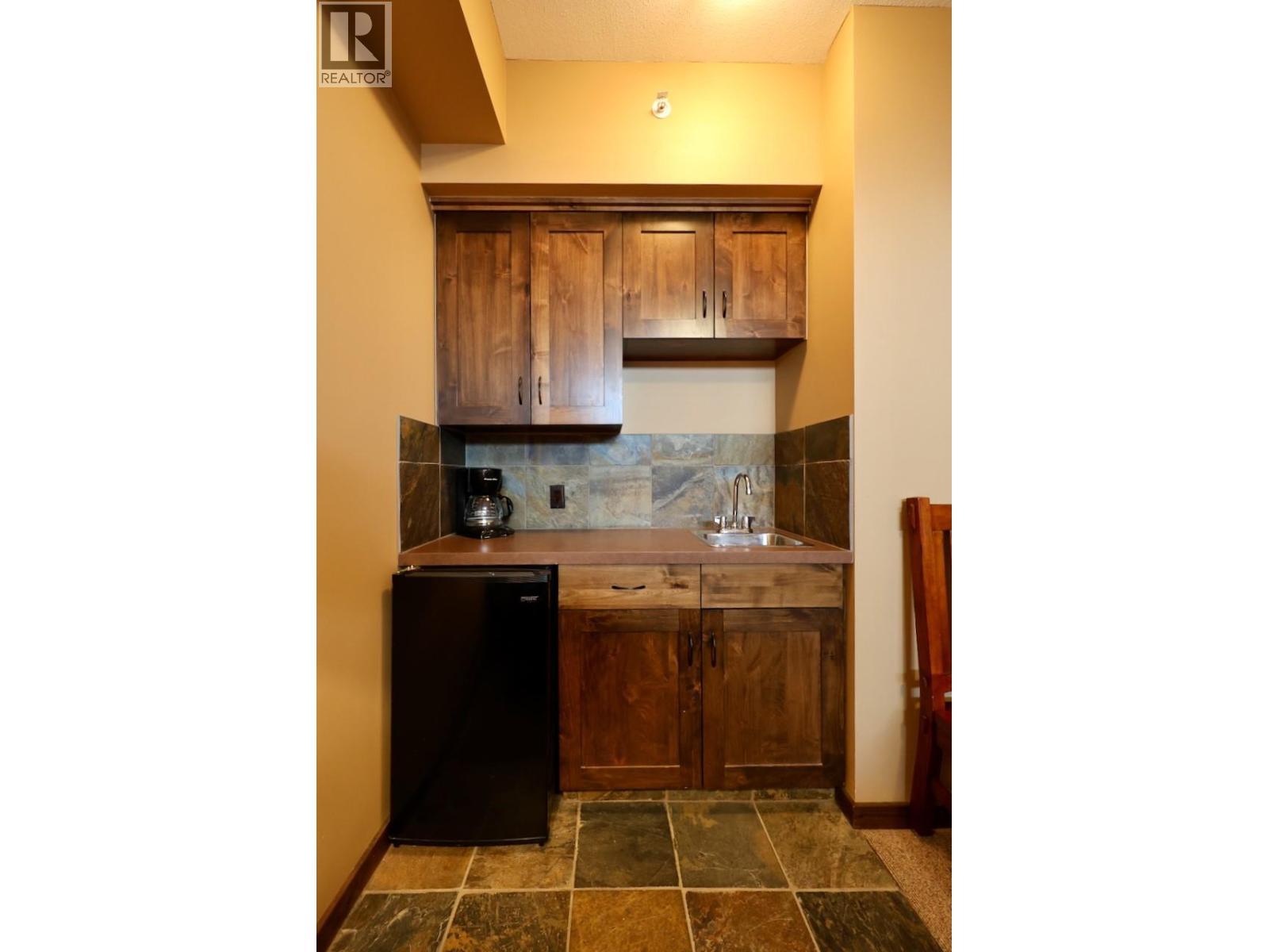 1549 Kicking Horse Trail Unit# 415 (A&B), Golden, BC - Indoor