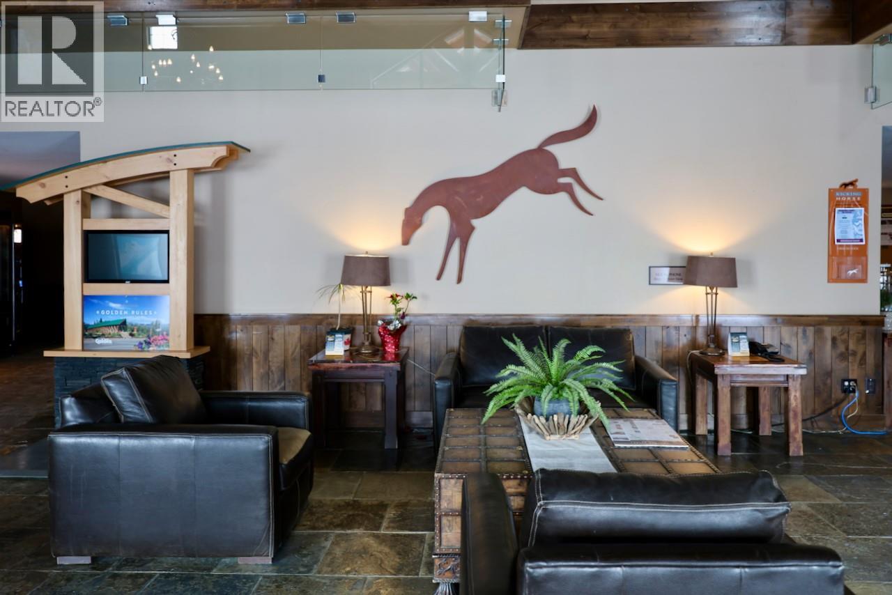 1549 Kicking Horse Trail Unit# 415 (A&B), Golden, BC - Indoor Photo Showing Living Room