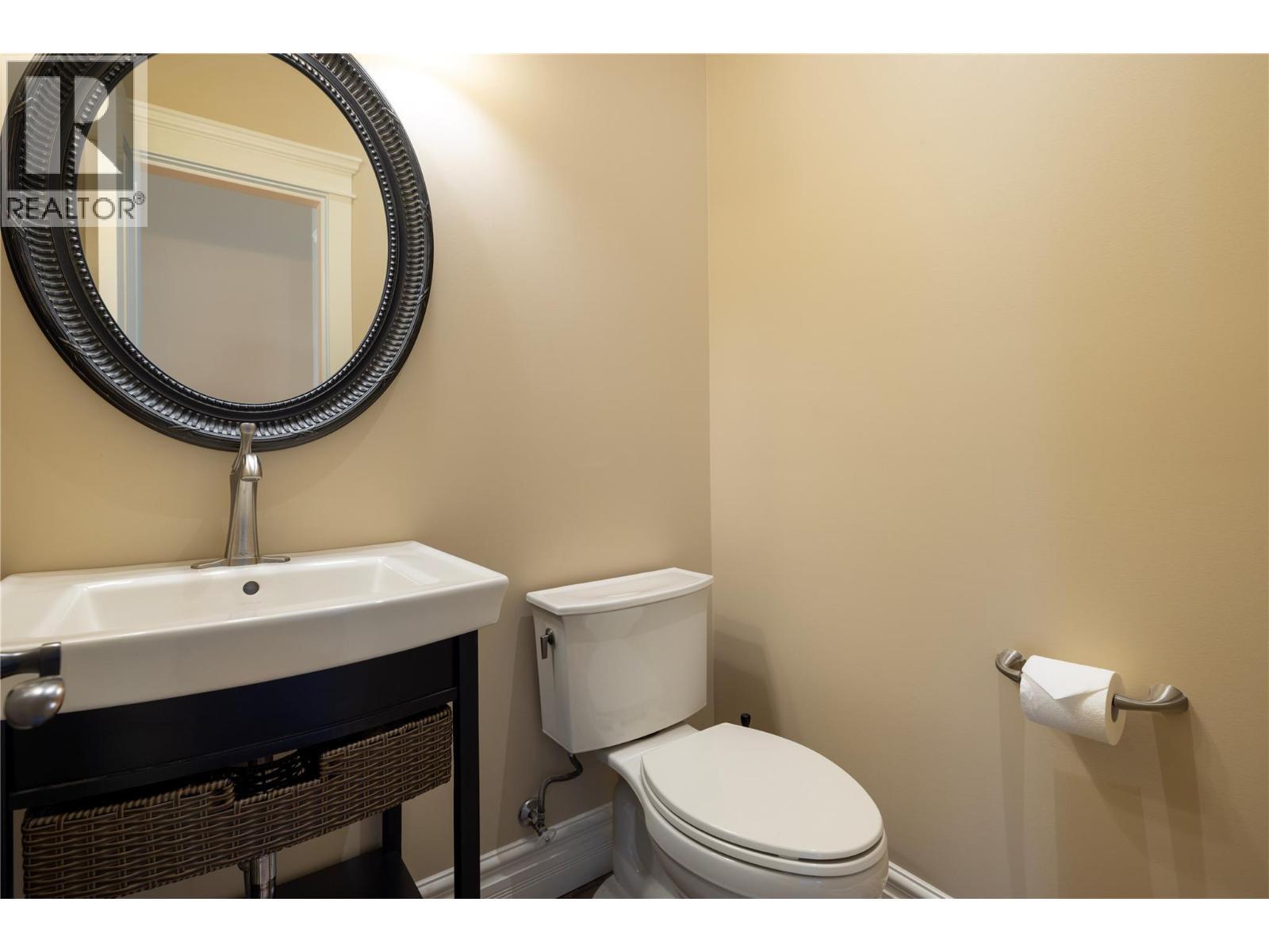 Main Floor Powder Room - 108 Vineyard Way, Vernon, BC - Indoor Photo Showing Bathroom