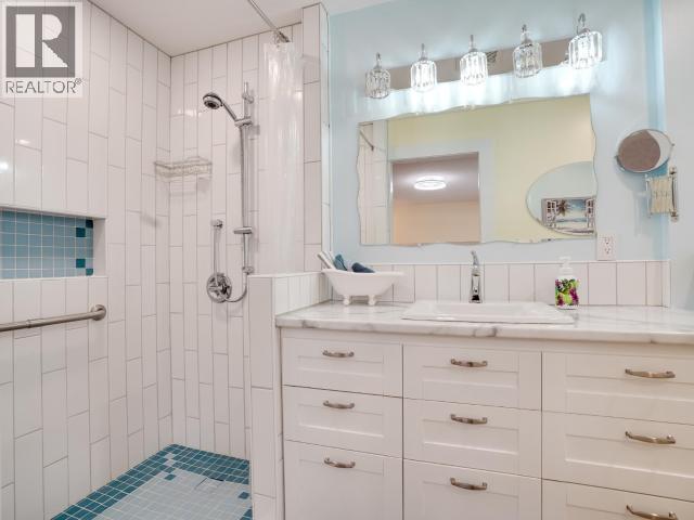 4750 Redonda Ave, Powell River, BC - Indoor Photo Showing Bathroom