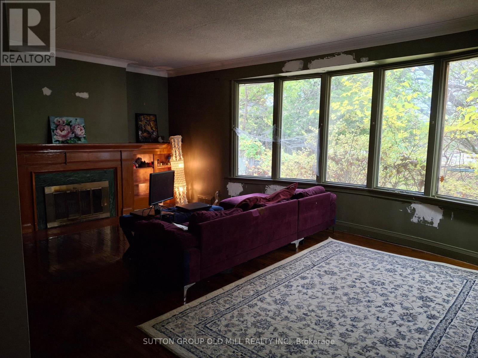 60 Harborn Road, Mississauga, ON - Indoor With Fireplace