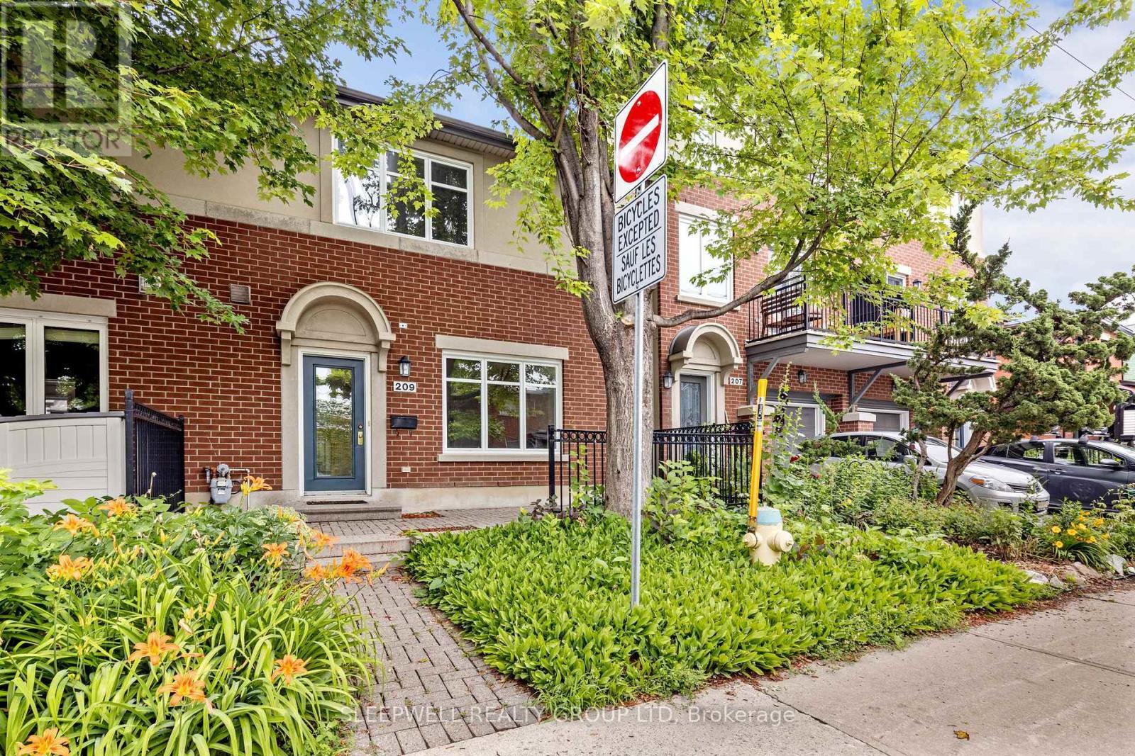 209 Hopewell Avenue, Ottawa, ON - Outdoor
