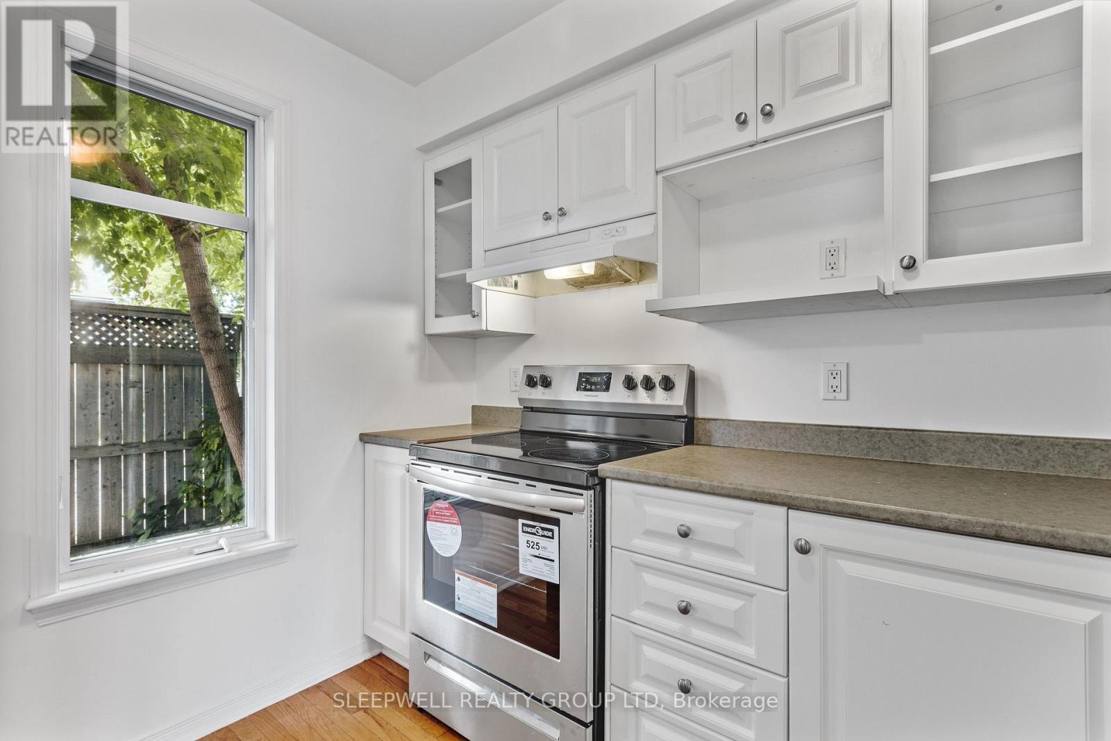 209 Hopewell Avenue, Ottawa, ON - Indoor Photo Showing Kitchen