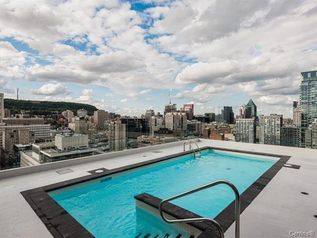 Pool - 1703-1160 Rue Mackay, Montréal (Ville-Marie), QC - Outdoor With In Ground Pool With View