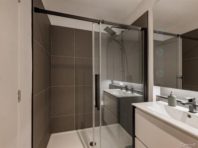 Bathroom - 1703-1160 Rue Mackay, Montréal (Ville-Marie), QC - Indoor Photo Showing Bathroom