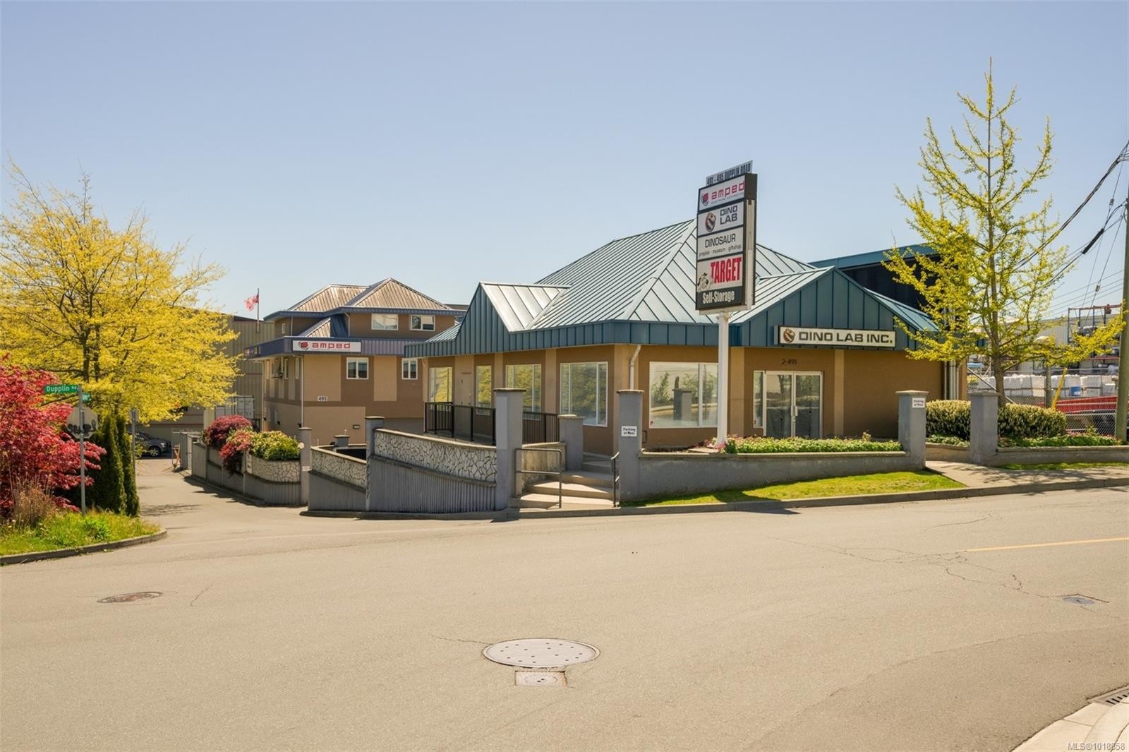 495 Dupplin Rd, Saanich, BC