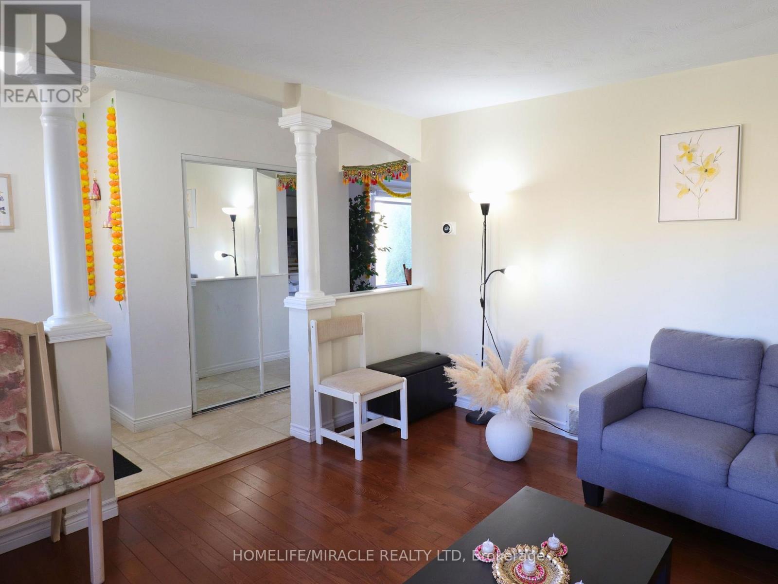 3 Caprice Court, Kitchener, ON - Indoor Photo Showing Living Room