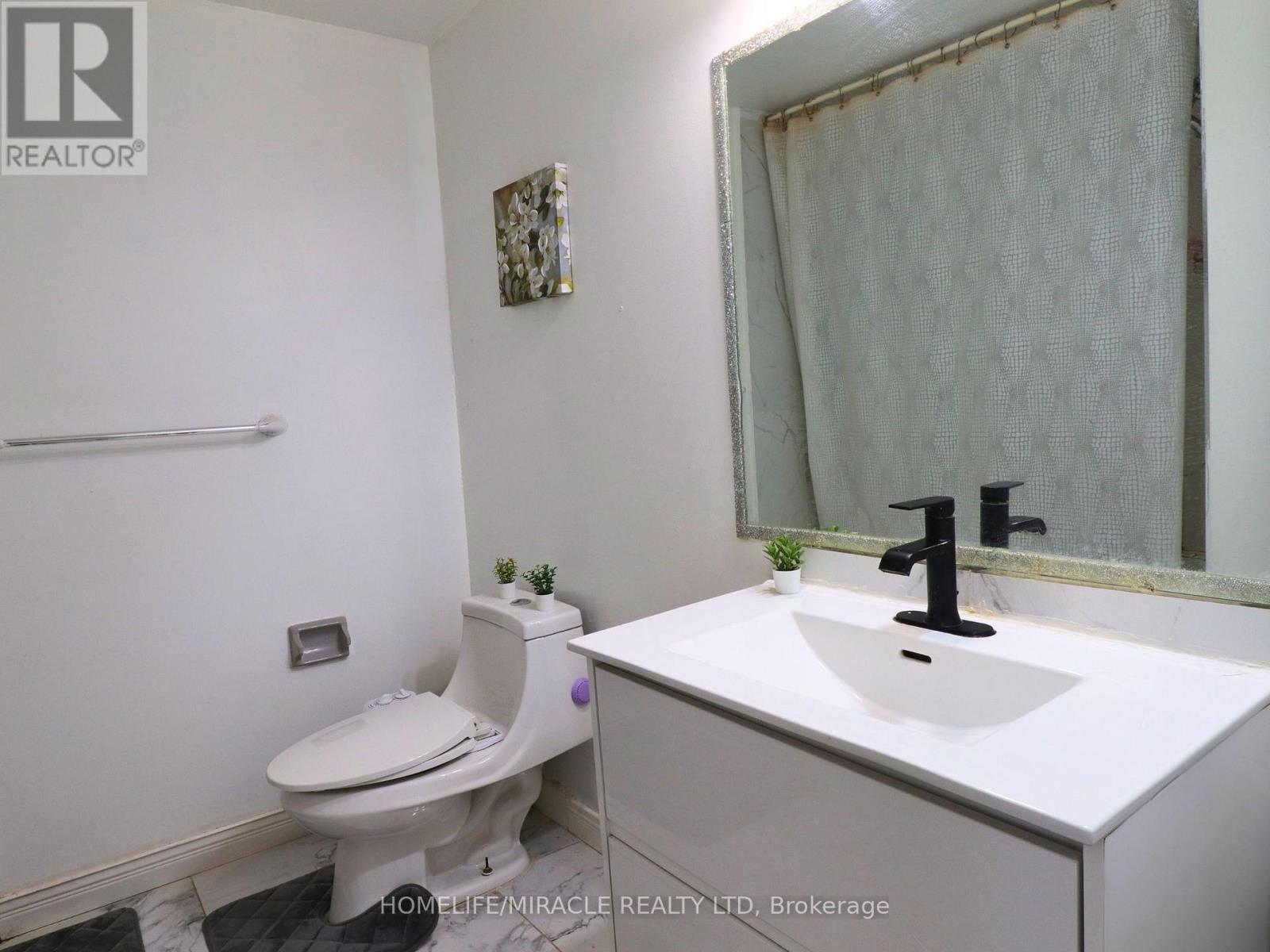 3 Caprice Court, Kitchener, ON - Indoor Photo Showing Bathroom