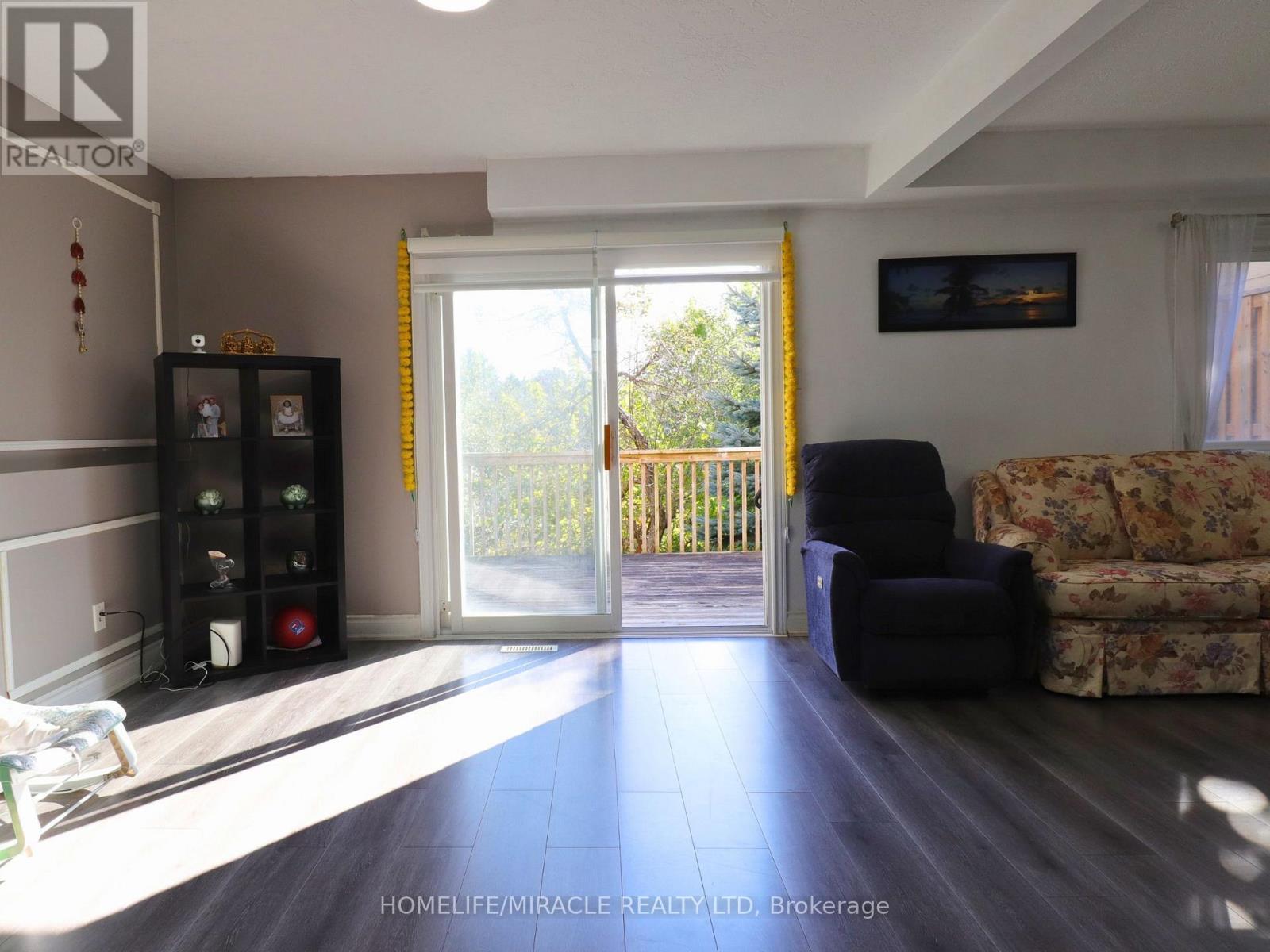 3 Caprice Court, Kitchener, ON - Indoor Photo Showing Living Room
