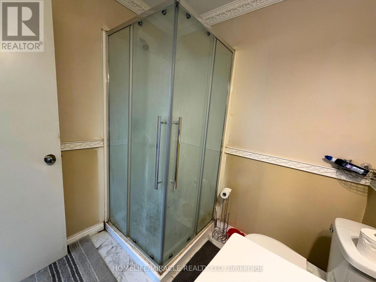 3 Caprice Court, Kitchener, ON - Indoor Photo Showing Bathroom