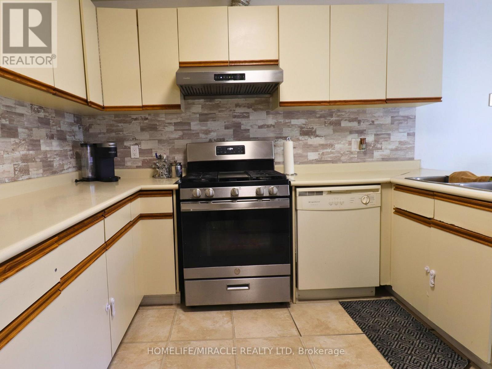 3 Caprice Court, Kitchener, ON - Indoor Photo Showing Kitchen
