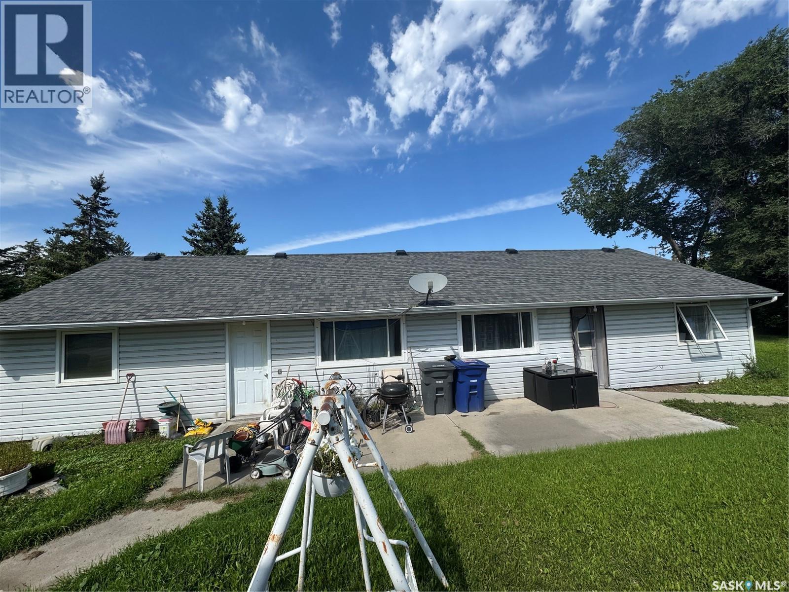 421 Mckenzie Street, Outlook, SK - Outdoor