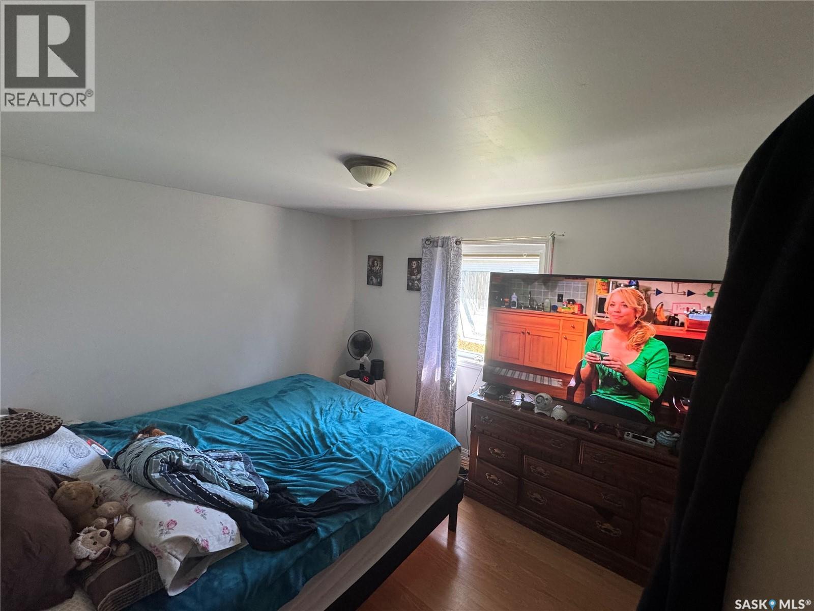 421 Mckenzie Street, Outlook, SK - Indoor Photo Showing Bedroom