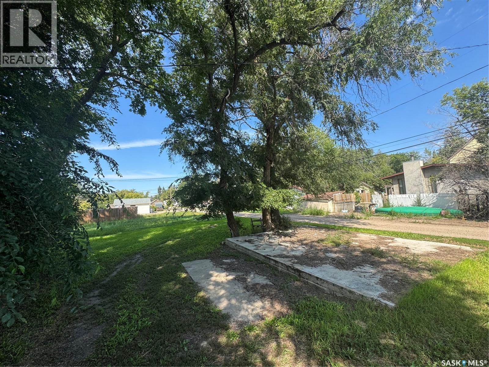 421 Mckenzie Street, Outlook, SK - Outdoor