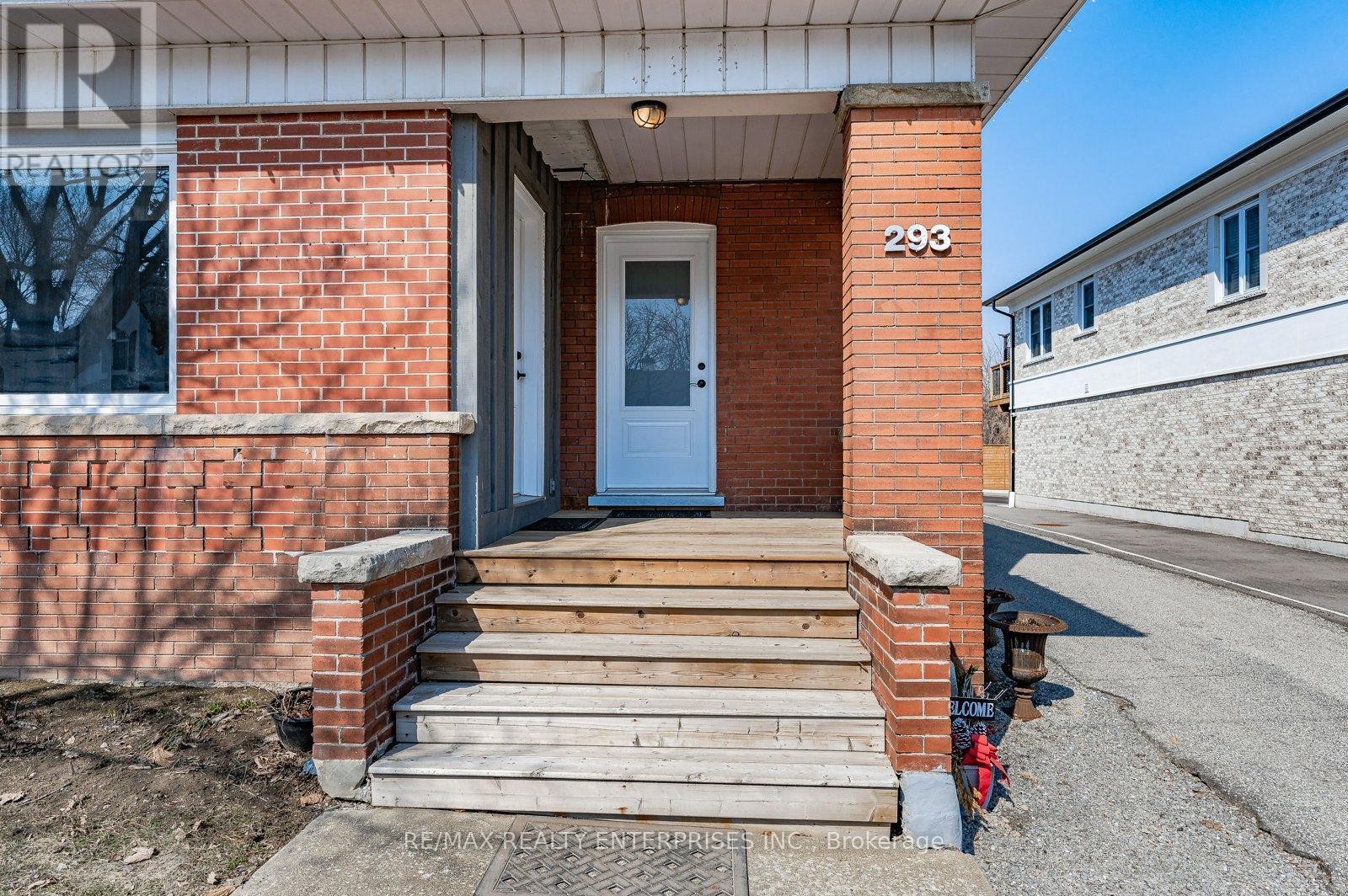 2 - 293 Dundas Street E, Hamilton, ON - Outdoor With Exterior