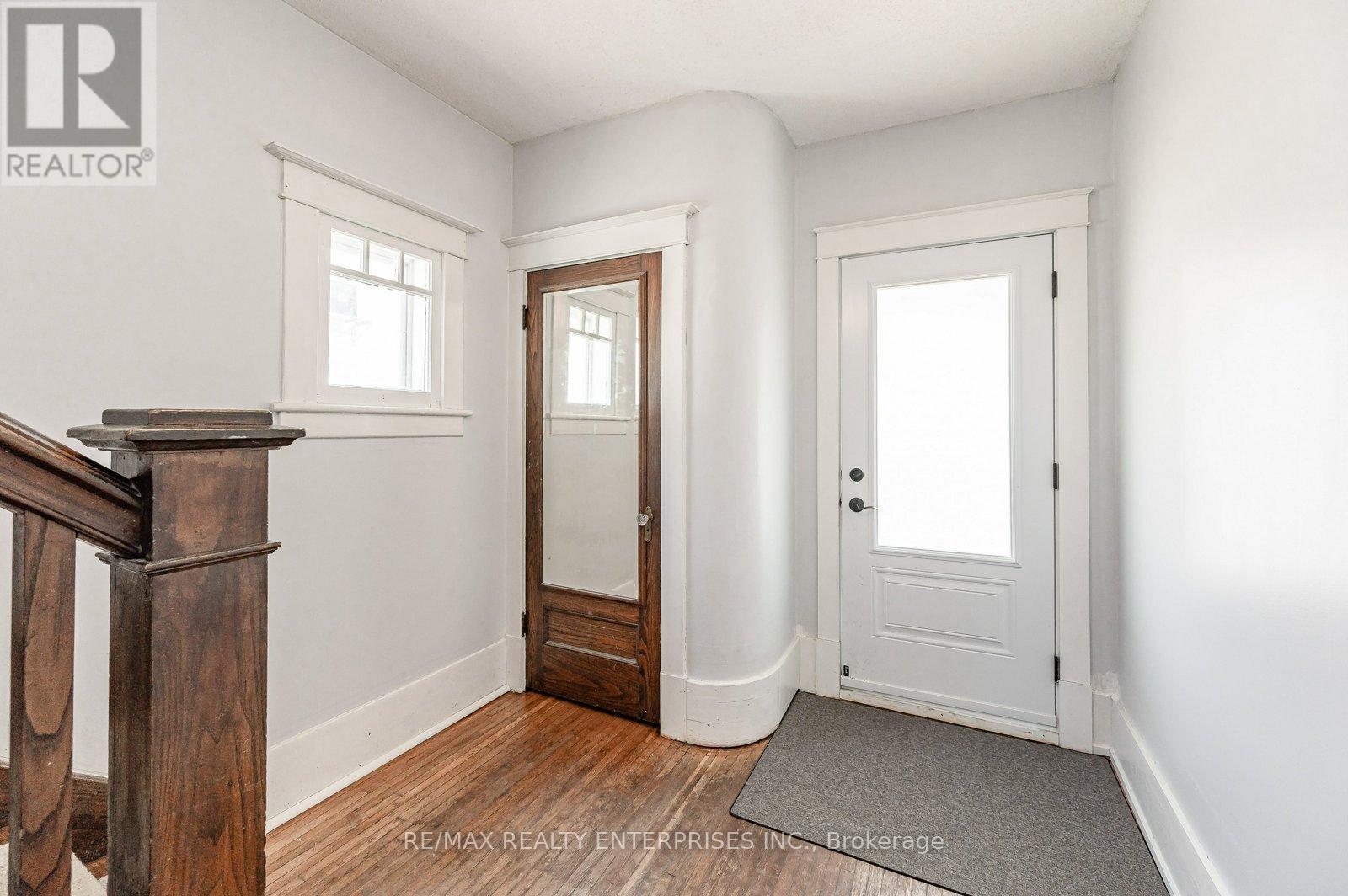 2 - 293 Dundas Street E, Hamilton, ON - Indoor Photo Showing Other Room