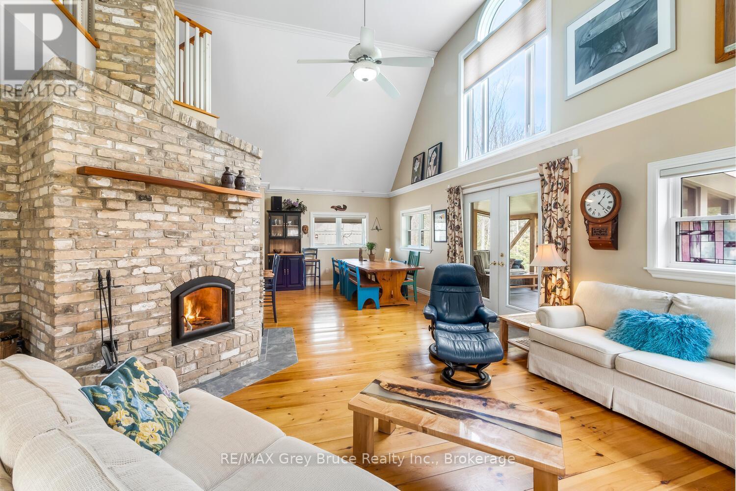 20 Maple Drive, Northern Bruce Peninsula, ON - Indoor Photo Showing Living Room With Fireplace