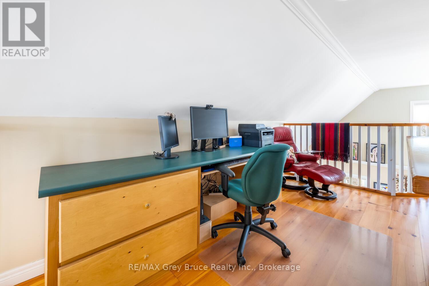 office space in loft - 20 Maple Drive, Northern Bruce Peninsula, ON - Indoor Photo Showing Office