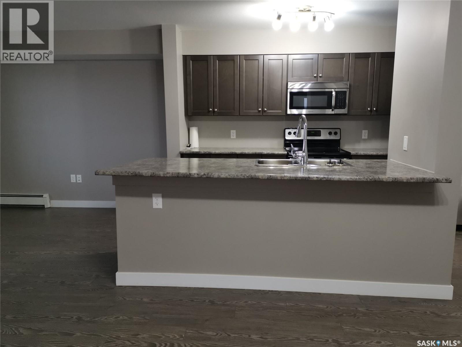 101 2141 Larter Road, Estevan, SK - Indoor Photo Showing Kitchen