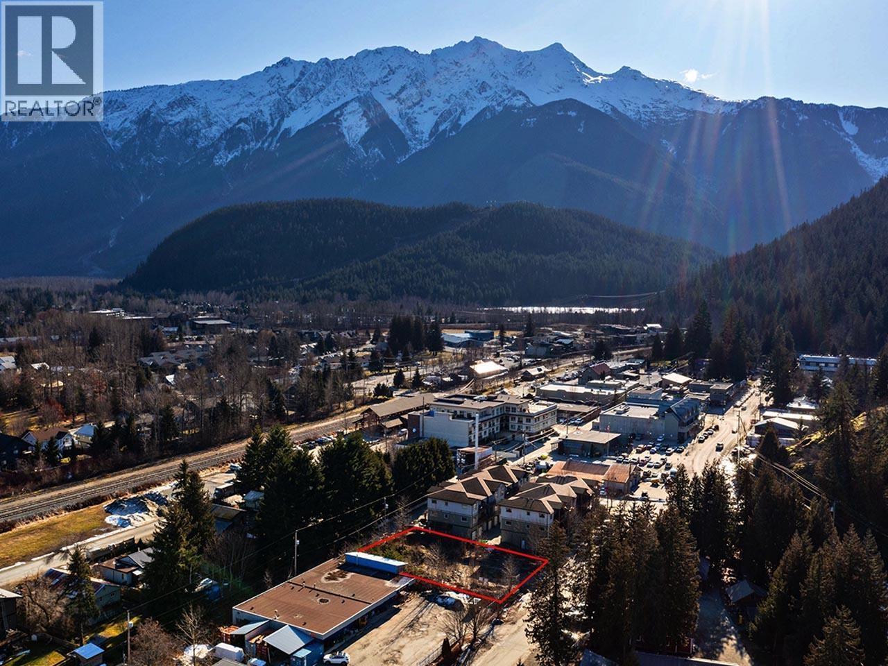 7454 Prospect Street, Pemberton, BC