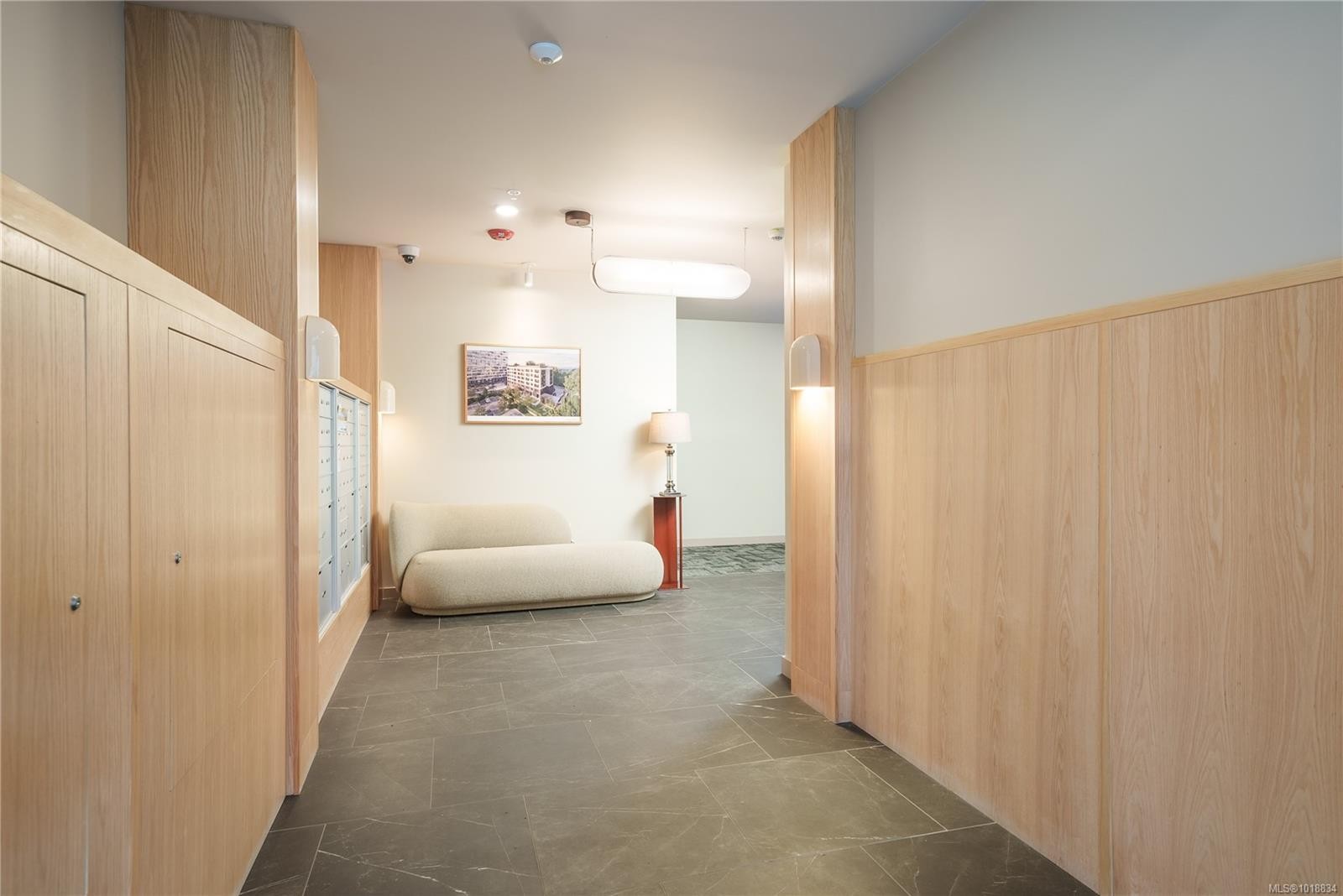 210-629 Speed Ave, Victoria, BC - Indoor Photo Showing Other Room