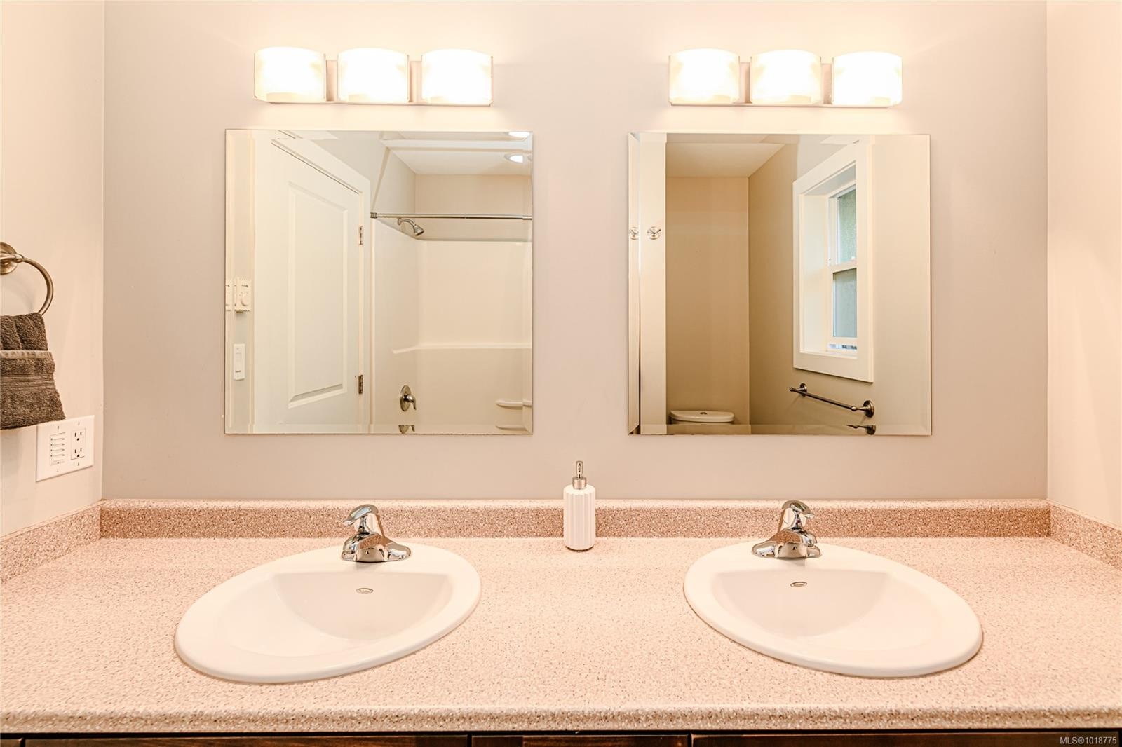 1043 Skylar Cir, Shawnigan Lake, BC