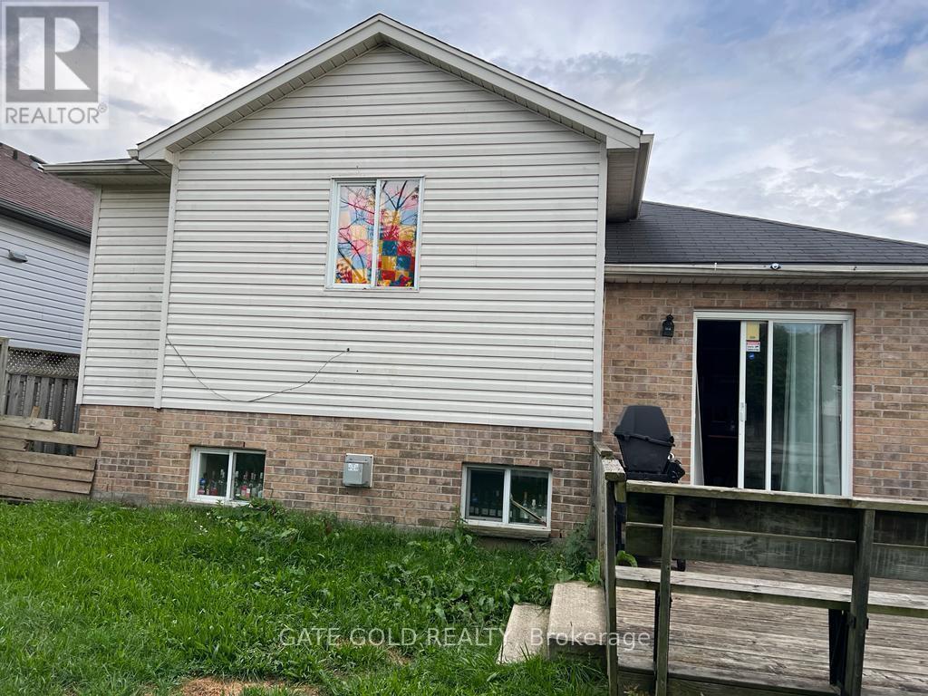 185 Thurman Circle, London East, ON - Outdoor With Exterior