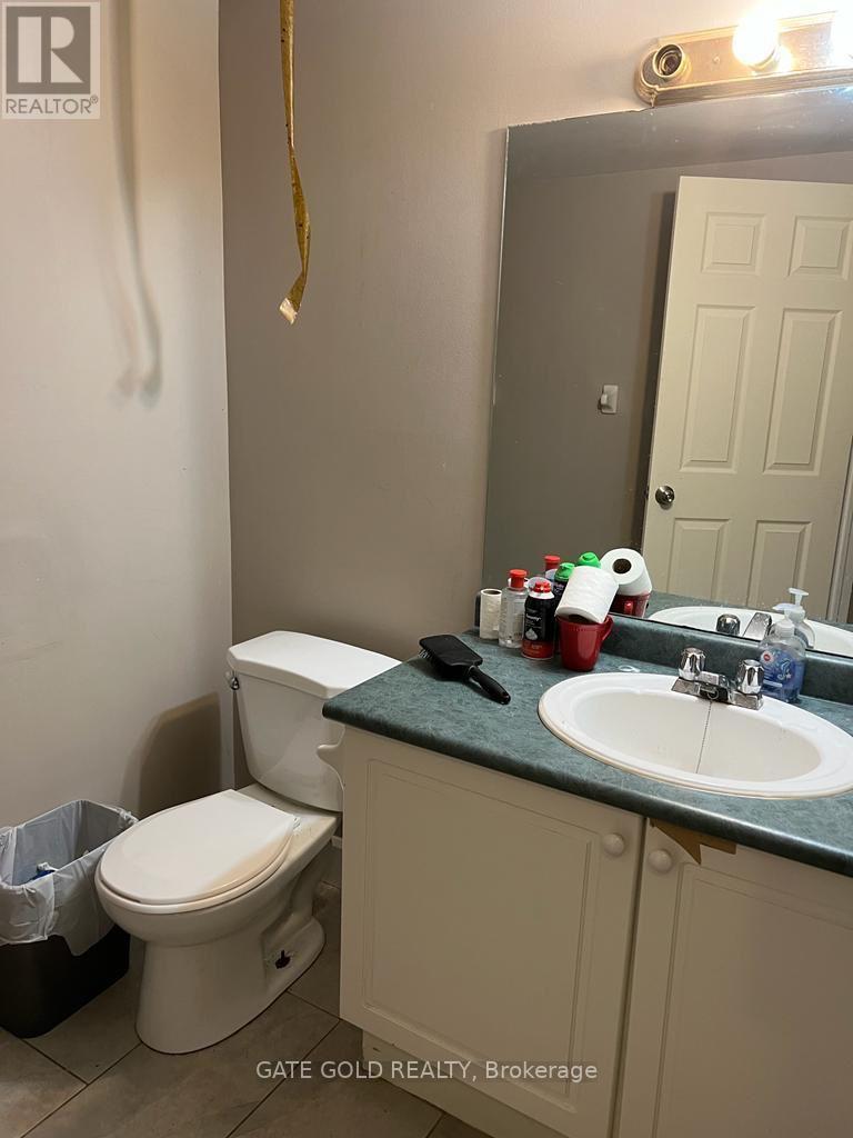 185 Thurman Circle, London East, ON - Indoor Photo Showing Bathroom