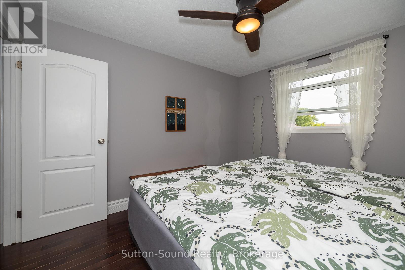 1160 12Th Street E, Owen Sound, ON - Indoor Photo Showing Bedroom