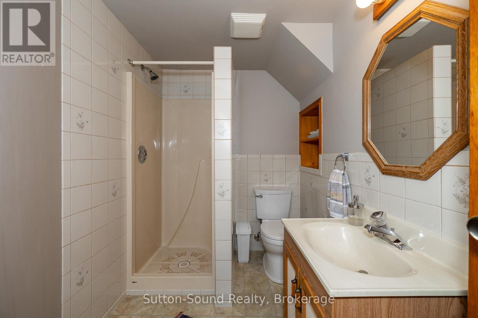 1160 12Th Street E, Owen Sound, ON - Indoor Photo Showing Bathroom