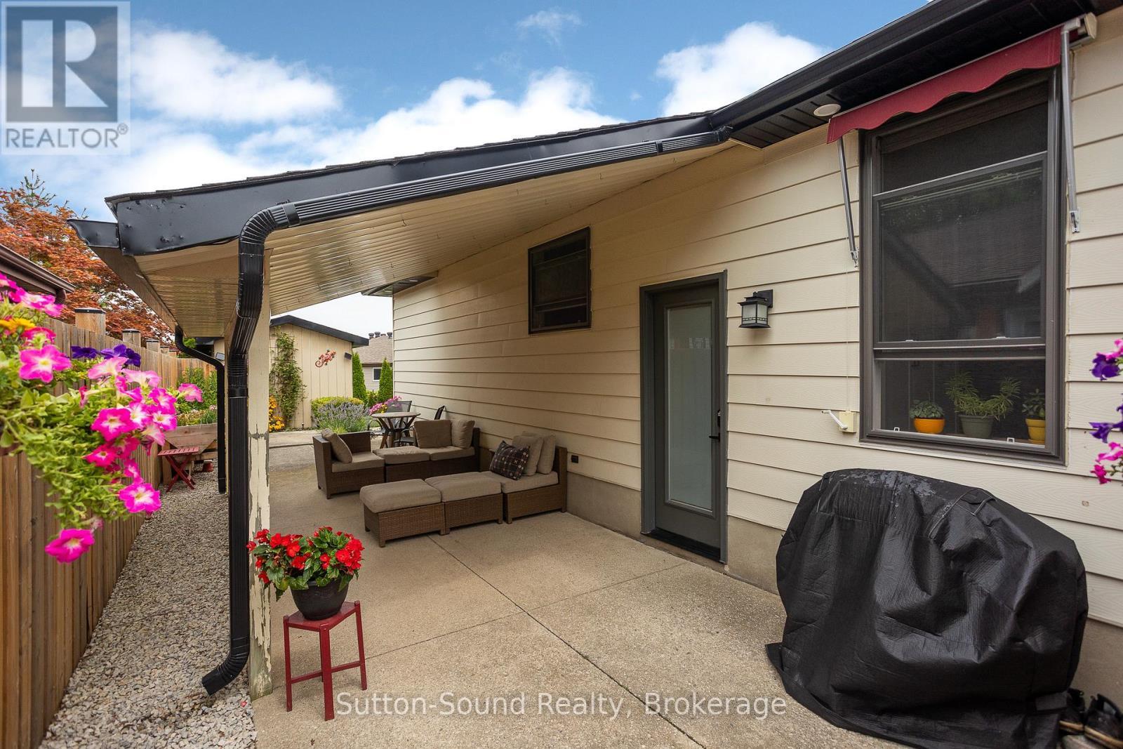 1160 12Th Street E, Owen Sound, ON - Outdoor With Exterior