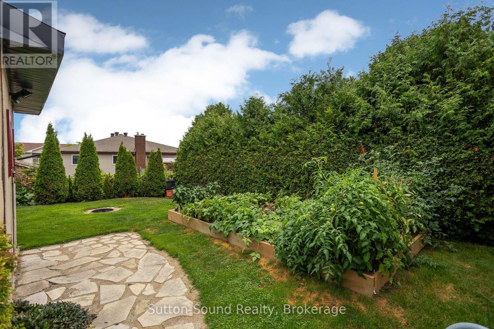 1160 12Th Street E, Owen Sound, ON - Outdoor