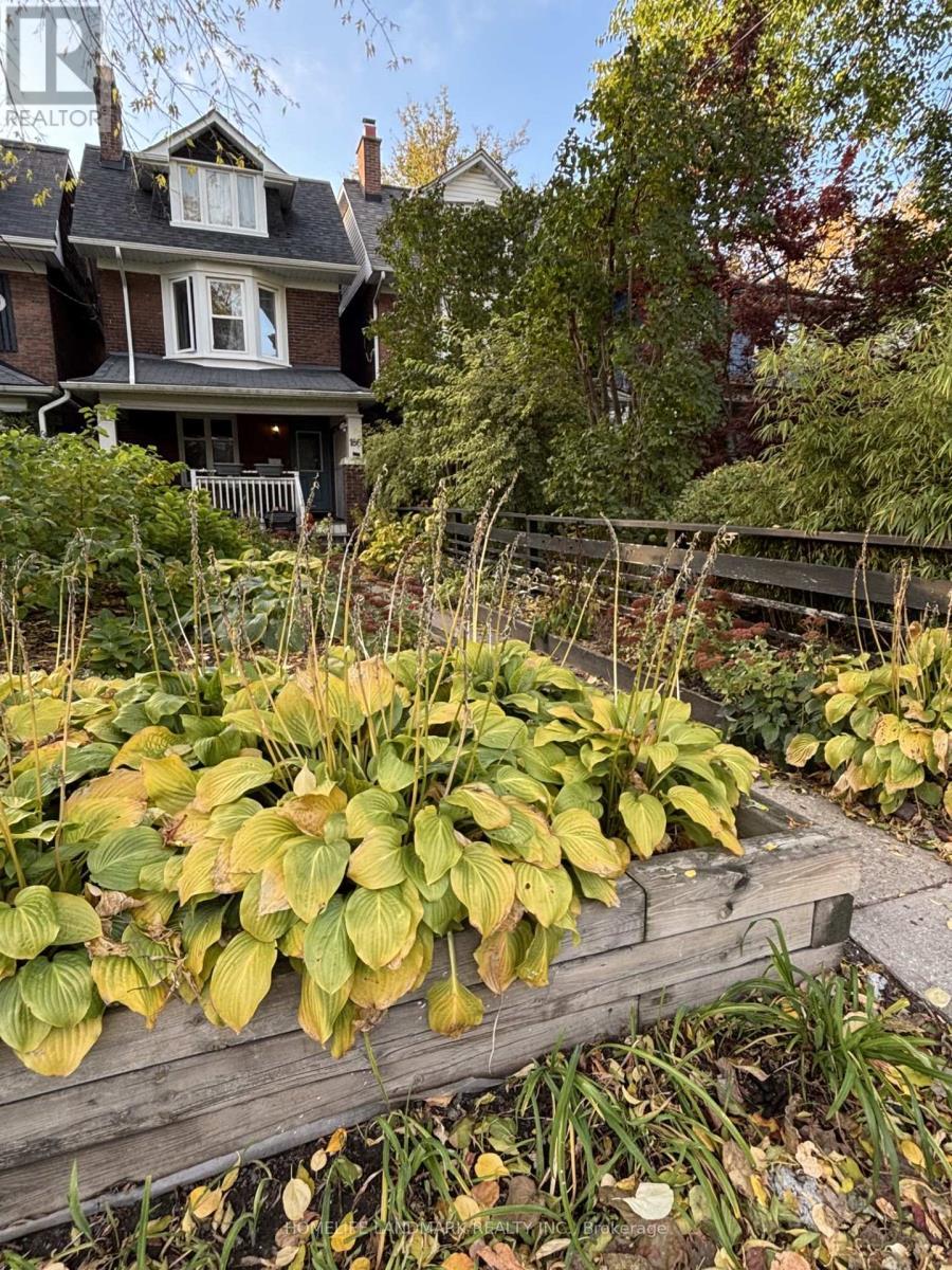 Upper - 186 Kingston Road, Toronto, ON - Outdoor With Deck Patio Veranda