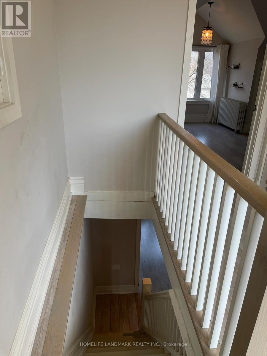 Upper - 186 Kingston Road, Toronto, ON - Indoor Photo Showing Other Room