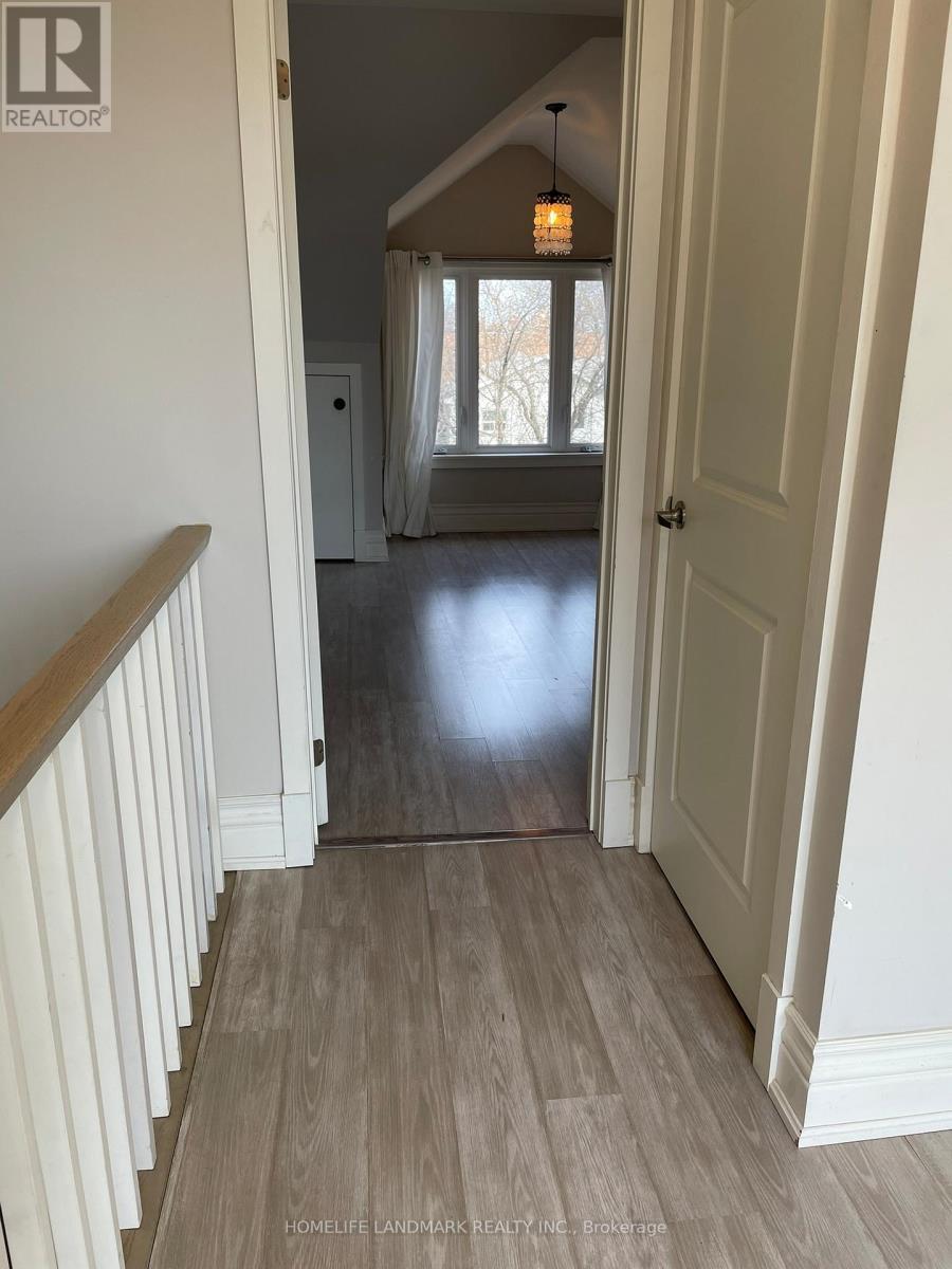 Upper - 186 Kingston Road, Toronto, ON - Indoor Photo Showing Other Room