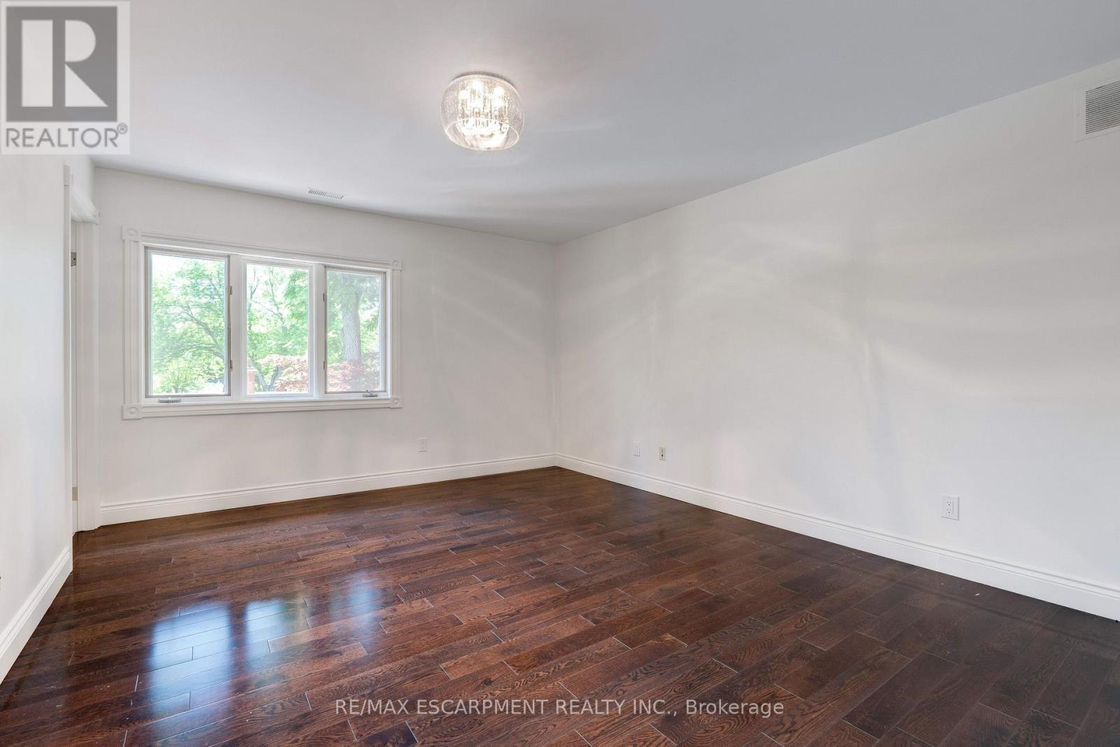 106 Appleby Place, Burlington, ON - Indoor Photo Showing Other Room