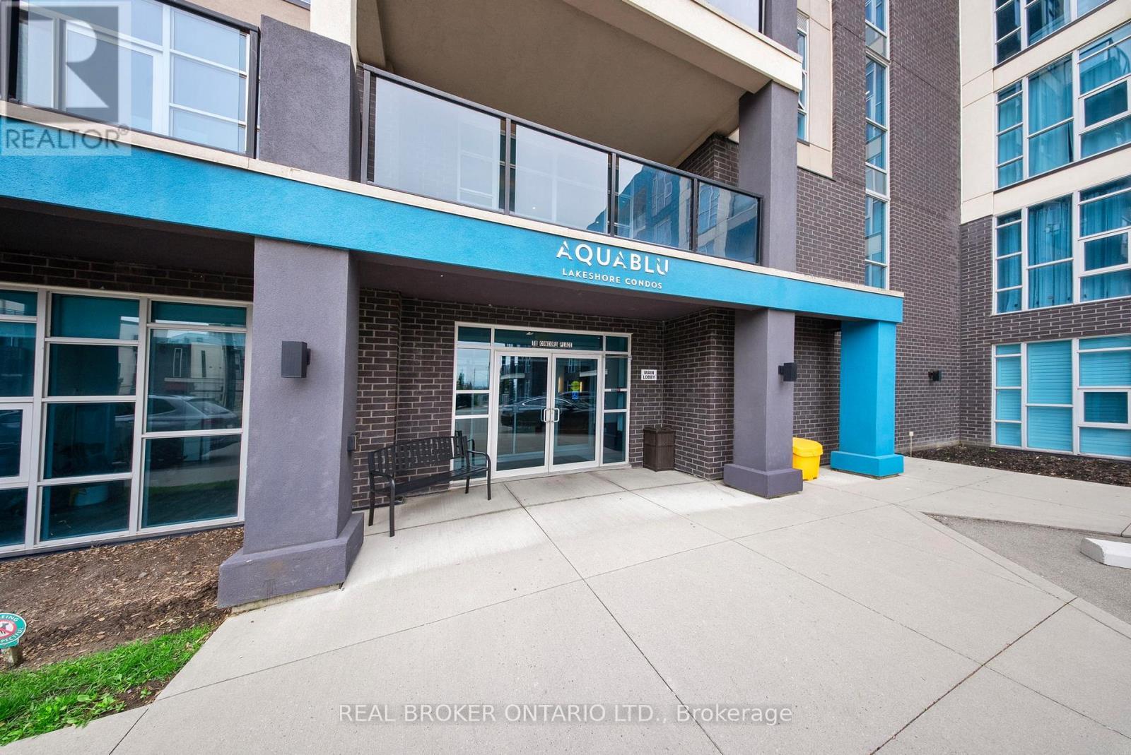 110 - 10 Concord Place W, Grimsby, ON - Outdoor