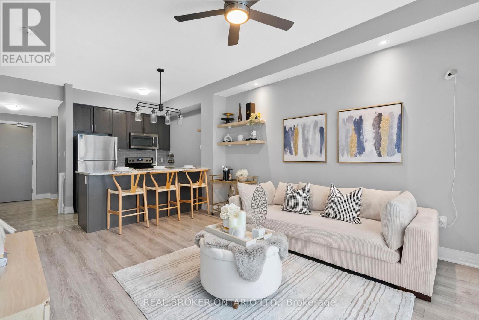 110 - 10 Concord Place W, Grimsby, ON - Indoor Photo Showing Other Room