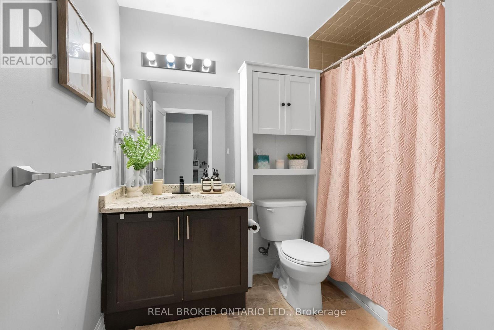 110 - 10 Concord Place W, Grimsby, ON - Indoor Photo Showing Bathroom