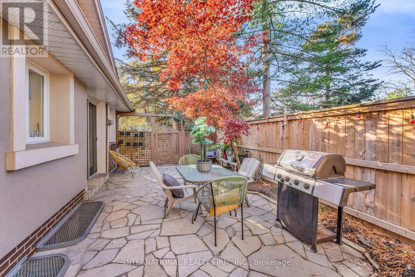 Side Patio from Kitchen - 1049 Indian Road, Mississauga, ON - Outdoor With Deck Patio Veranda