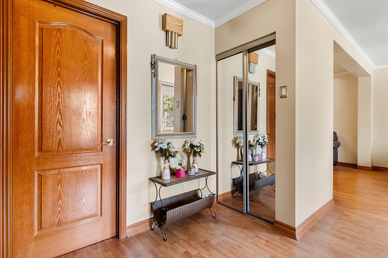 Corridor - 2010 Rue Mayfield, Laval (Chomedey), QC - Indoor Photo Showing Other Room