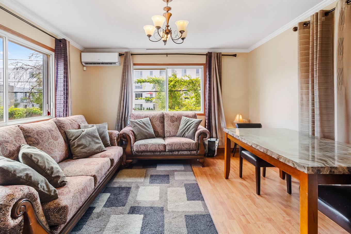 Salle familiale - 2010 Rue Mayfield, Laval (Chomedey), QC - Indoor Photo Showing Living Room