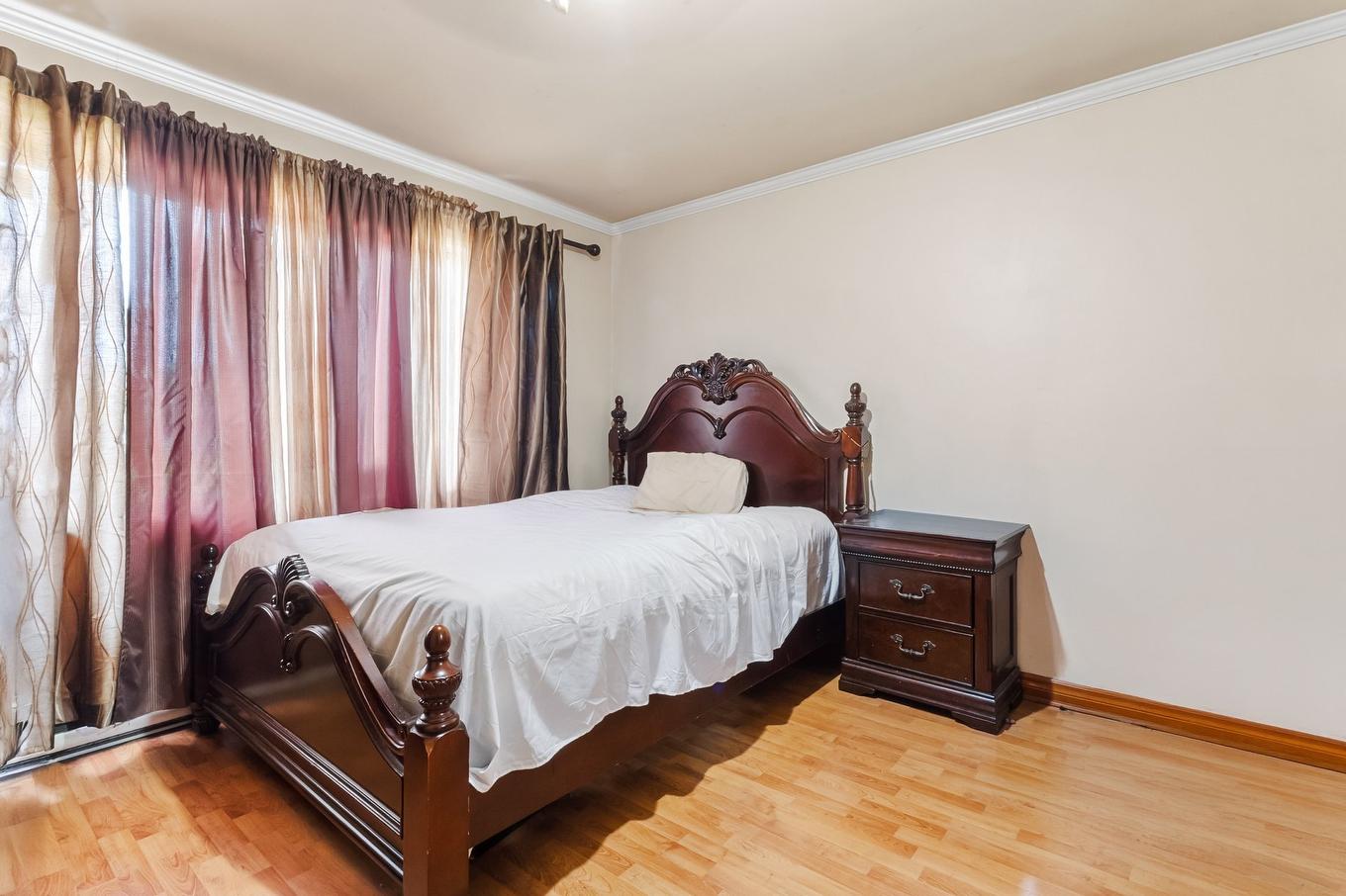 Chambre à coucher principale - 2010 Rue Mayfield, Laval (Chomedey), QC - Indoor Photo Showing Bedroom