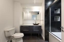 Ensuite bathroom -